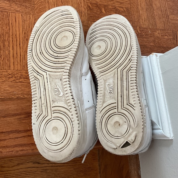 Men’s Nike White Air Forces - Picture 5 of 6